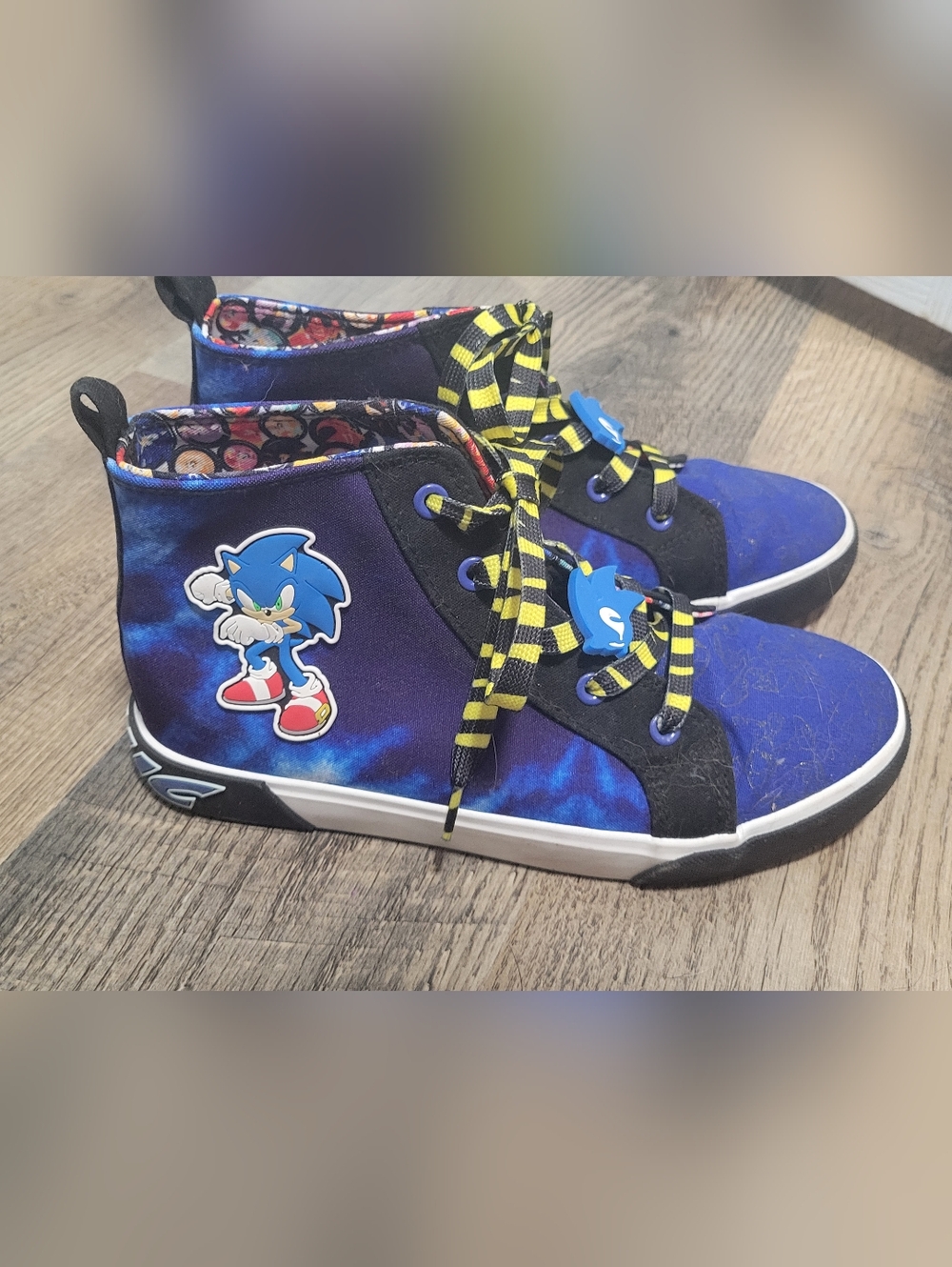 Sega Sonic The Hedgehog Youth Blue&Black Sneaker - Size US 5.5